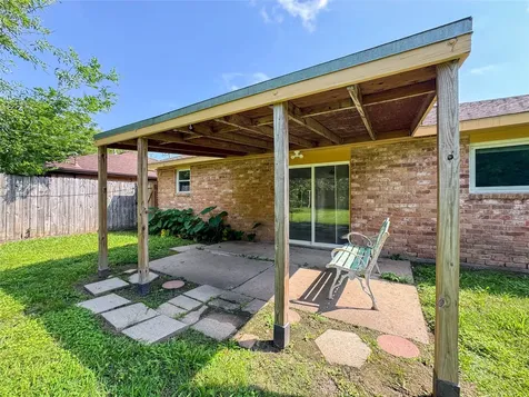 506 Avondale Lane Friendswood TX 77546