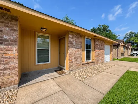 506 Avondale Lane Friendswood TX 77546