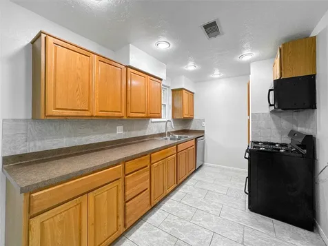 506 Avondale Lane Friendswood TX 77546