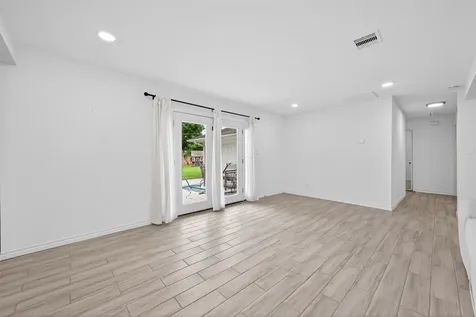 11107 Cedarhurst Drive Houston TX 77096
