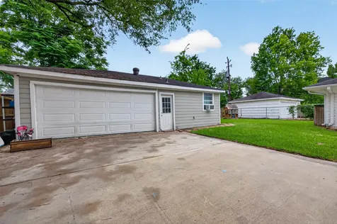 11107 Cedarhurst Drive Houston TX 77096