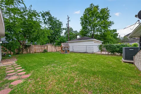 11107 Cedarhurst Drive Houston TX 77096
