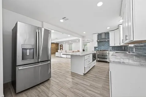 11107 Cedarhurst Drive Houston TX 77096
