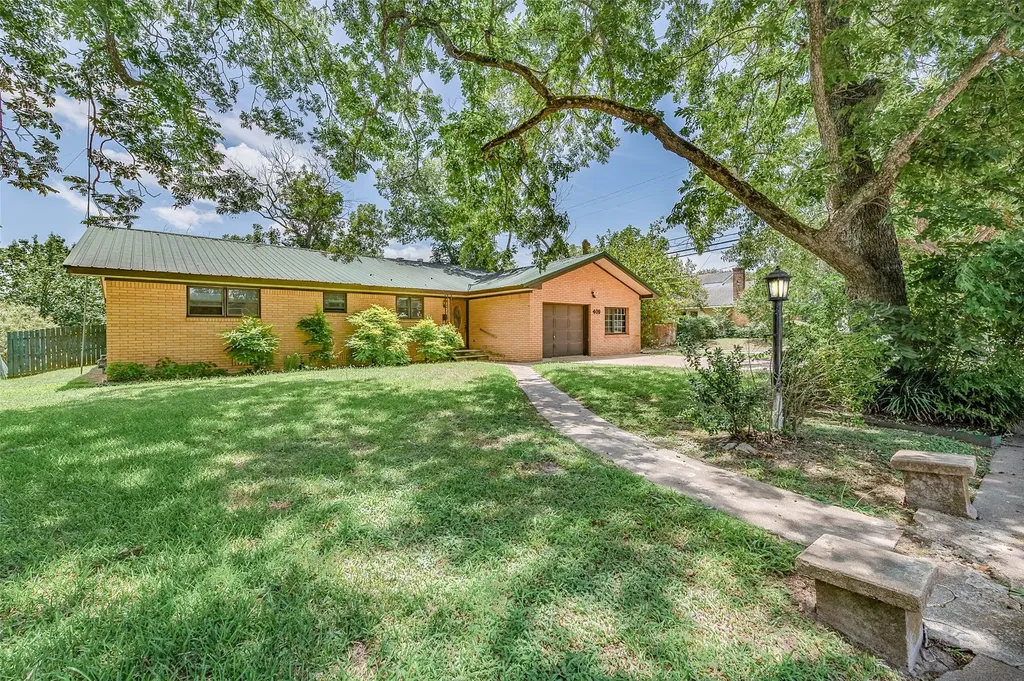 409 W Buffalo Street Caldwell TX 77836