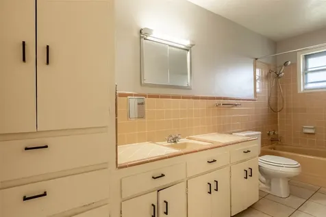 409 W Buffalo Street Caldwell TX 77836