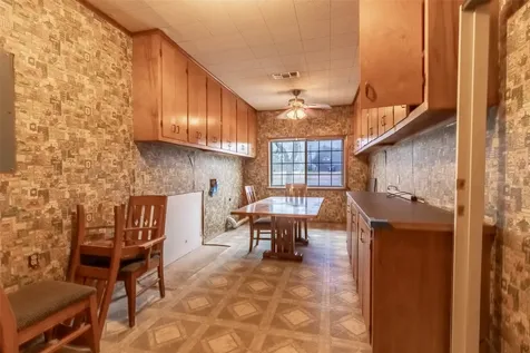 409 W Buffalo Street Caldwell TX 77836
