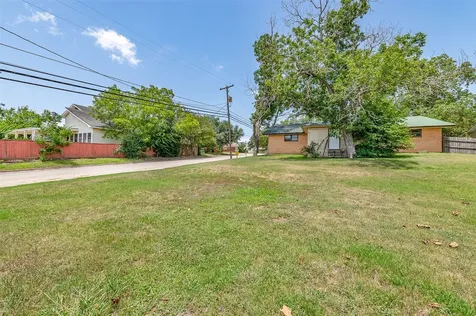 409 W Buffalo Street Caldwell TX 77836