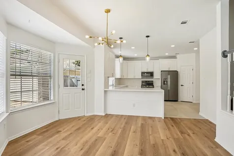 1808 N Mission Circle Friendswood TX 77546
