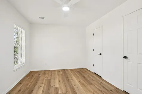 1808 N Mission Circle Friendswood TX 77546