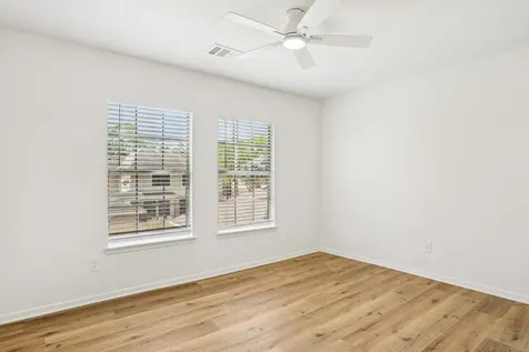 1808 N Mission Circle Friendswood TX 77546