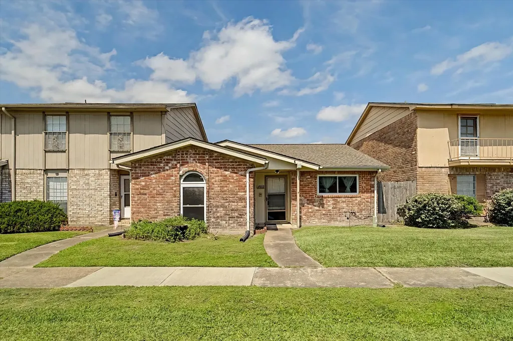 13090 Clarewood Drive Houston TX 77072