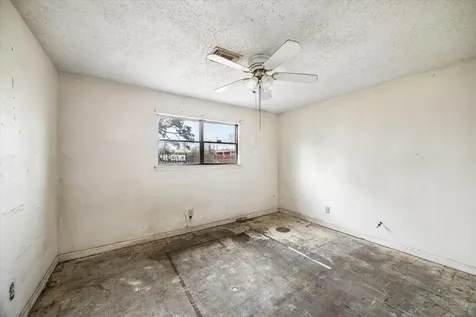 5930 Guadalupe Street Houston TX 77016