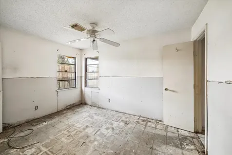 5930 Guadalupe Street Houston TX 77016
