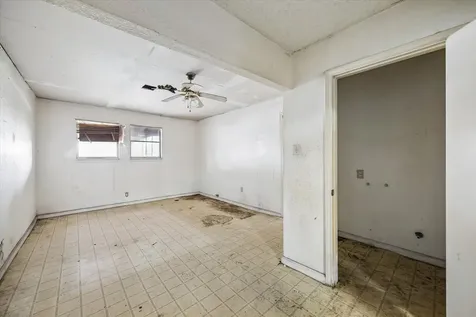 5930 Guadalupe Street Houston TX 77016