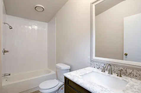 5806 S Highway 35 Alvin TX 77511