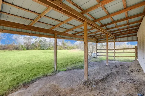 5806 S Highway 35 Alvin TX 77511