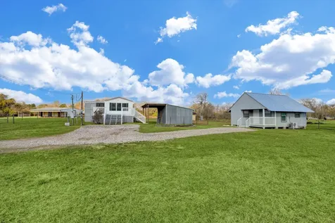 5806 S Highway 35 Alvin TX 77511