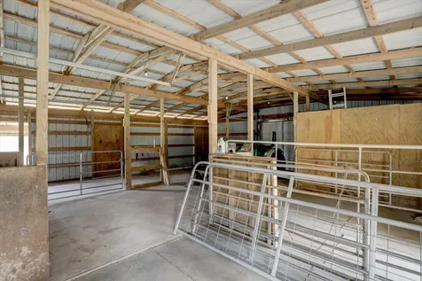 5806 S Highway 35 Alvin TX 77511