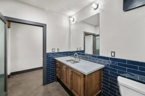 1025 S Shepherd Drive 110 Houston TX 77019
