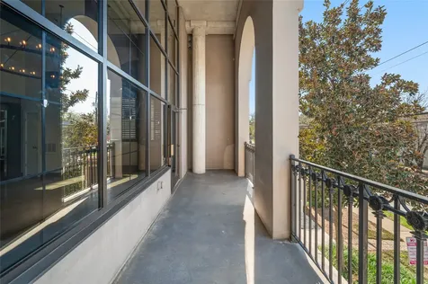 1025 S Shepherd Drive 110 Houston TX 77019
