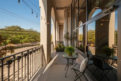 1025 S Shepherd Drive 110 Houston TX 77019