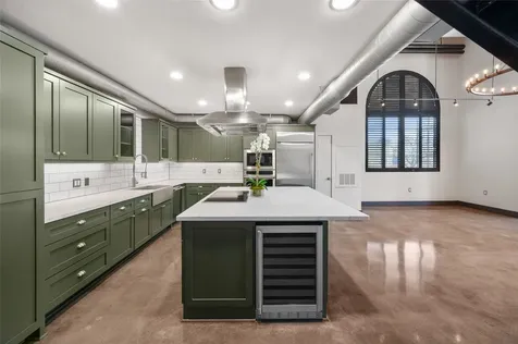1025 S Shepherd Drive 110 Houston TX 77019
