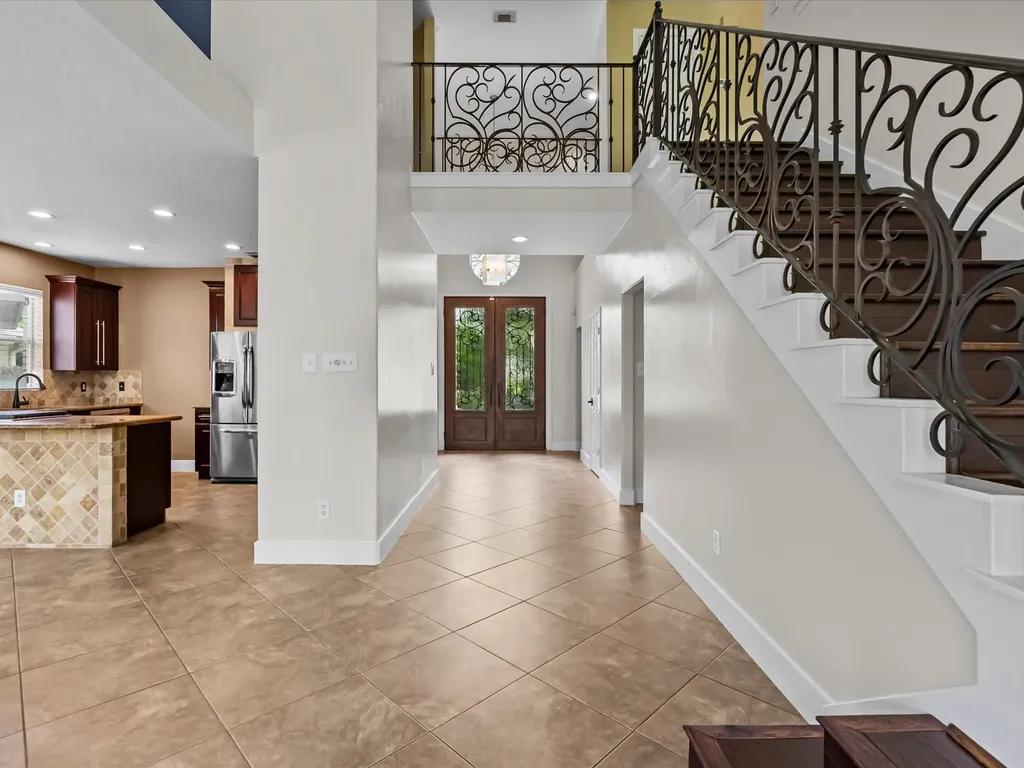 201 Lago Vista Street Kemah TX 77565