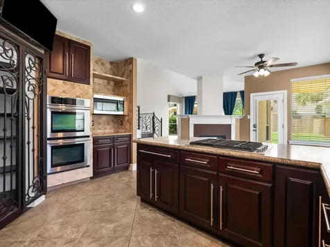 201 Lago Vista Street Kemah TX 77565