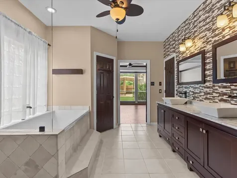 201 Lago Vista Street Kemah TX 77565