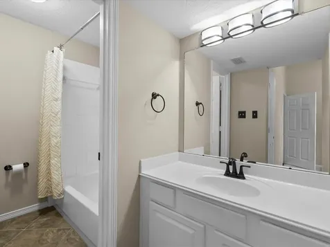 201 Lago Vista Street Kemah TX 77565
