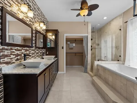 201 Lago Vista Street Kemah TX 77565