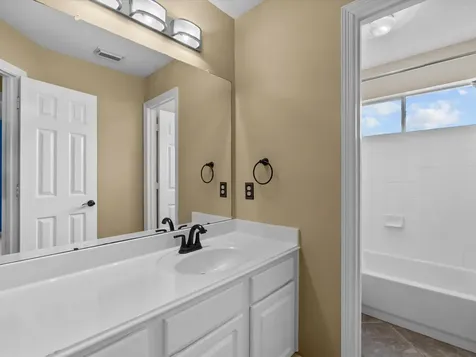 201 Lago Vista Street Kemah TX 77565