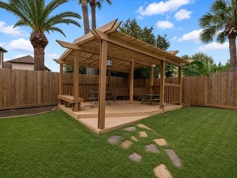 201 Lago Vista Street Kemah TX 77565