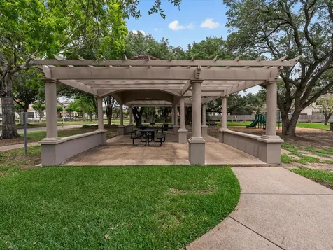 201 Lago Vista Street Kemah TX 77565