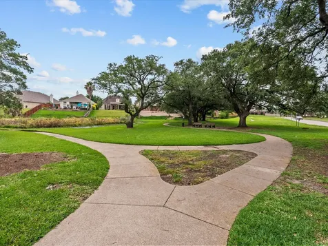 201 Lago Vista Street Kemah TX 77565