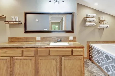 1710 County Road 399 Louise TX 77455