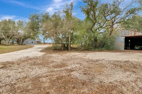 1710 County Road 399 Louise TX 77455