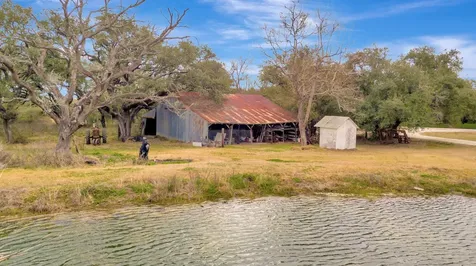 1710 County Road 399 Louise TX 77455
