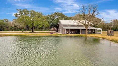 1710 County Road 399 Louise TX 77455