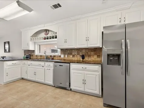 3213 Kleinmann Avenue Galveston TX 77551