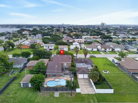3213 Kleinmann Avenue Galveston TX 77551