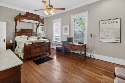 2009 Arlington Street Houston TX 77008