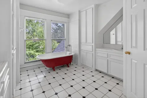 2009 Arlington Street Houston TX 77008