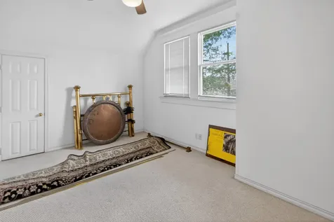 2009 Arlington Street Houston TX 77008