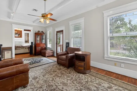 2009 Arlington Street Houston TX 77008