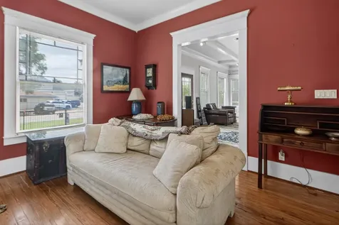 2009 Arlington Street Houston TX 77008