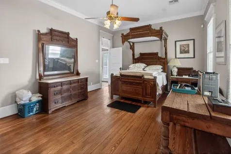 2009 Arlington Street Houston TX 77008