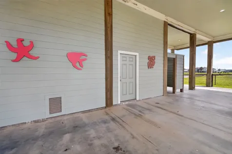 844 Eastview Crystal Beach TX 77650