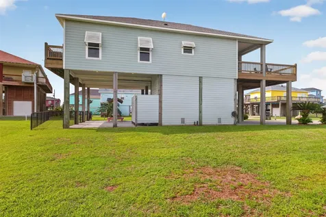 844 Eastview Crystal Beach TX 77650