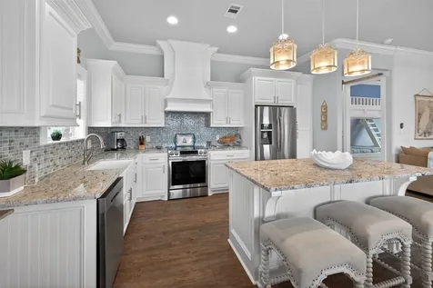 844 Eastview Crystal Beach TX 77650